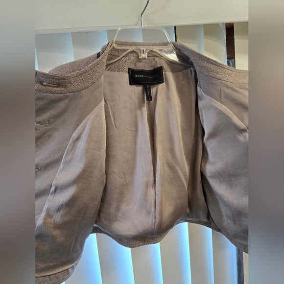 BCBG classic short coat in soft wool-blend fabric. - Picture 9 of 10